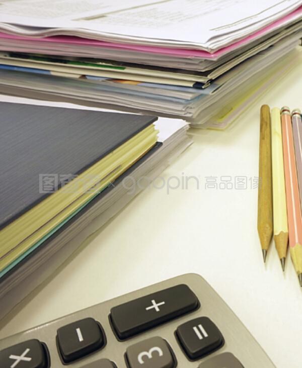 書桌上的辦公用品